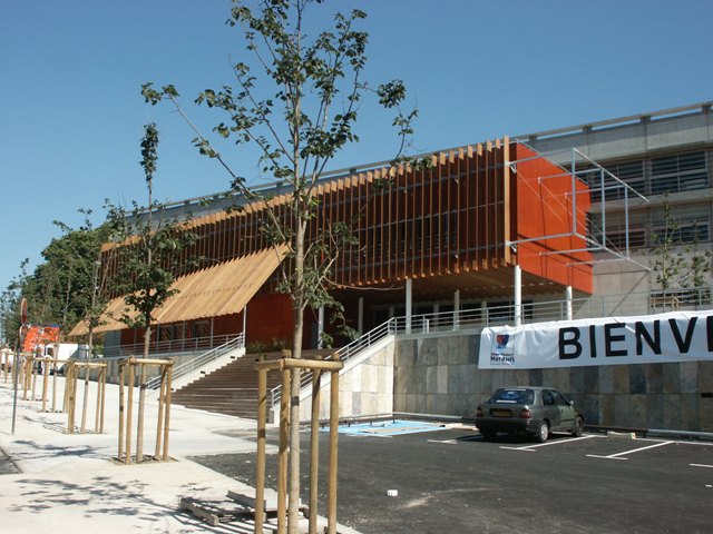 Sofaper - Collége de Bessou à Beziers ( Lasure Béton Grace Pieri )