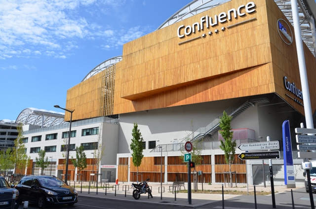 Sofaper eiffage centre de loisir et de commerce lyon 17