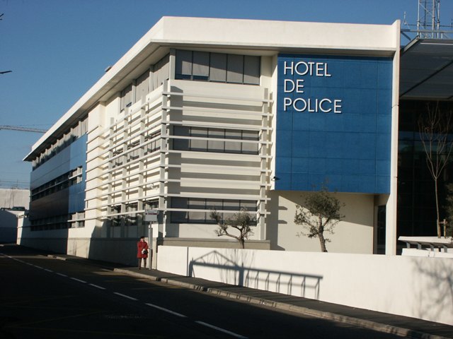 Sofaper eiffage hotel de police de nimes sablage lasure beton et protec hdl 16