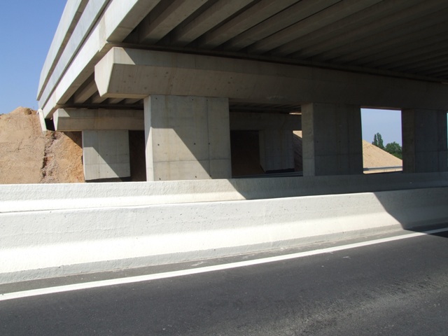 Sofaper eiffage tp chantier lgv perpignan traitement anti graffiti 13
