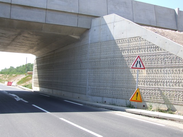 Sofaper eiffage tp chantier lgv perpignan traitement anti graffiti 37