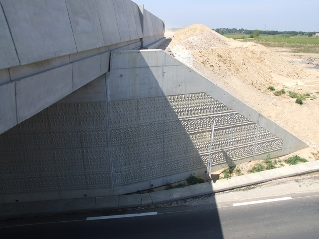 Sofaper eiffage tp chantier lgv perpignan traitement anti graffiti 39