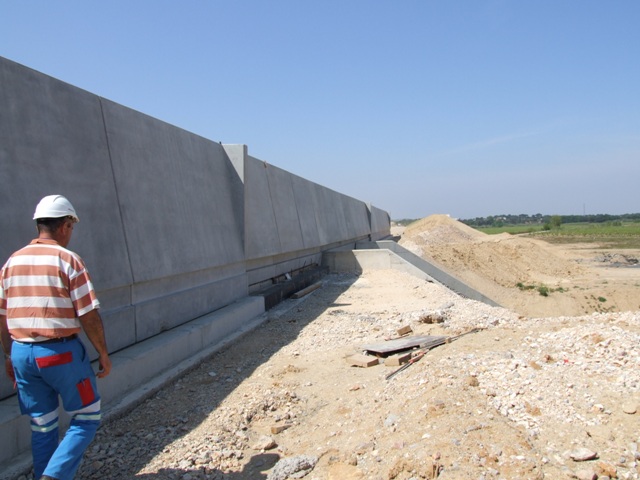 Sofaper eiffage tp chantier lgv perpignan traitement anti graffiti 40