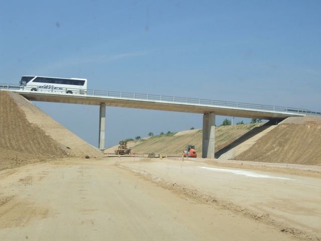 Sofaper eiffage tp chantier lgv perpignan traitement anti graffiti 46
