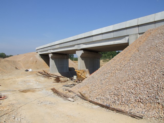 Sofaper eiffage tp chantier lgv perpignan traitement anti graffiti 9